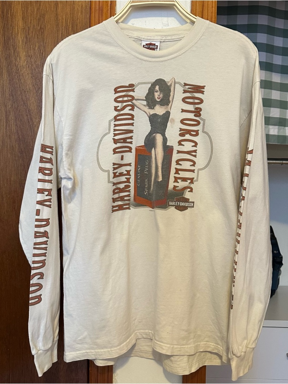 Harley-Davidson Cream Long Sleeve Pinup Tee with Brown and Black Graphic